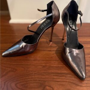 Gucci by Tom Ford 1997 Runway Metallic Gunmetal Pointed-Toe Metal Stiletto Heels